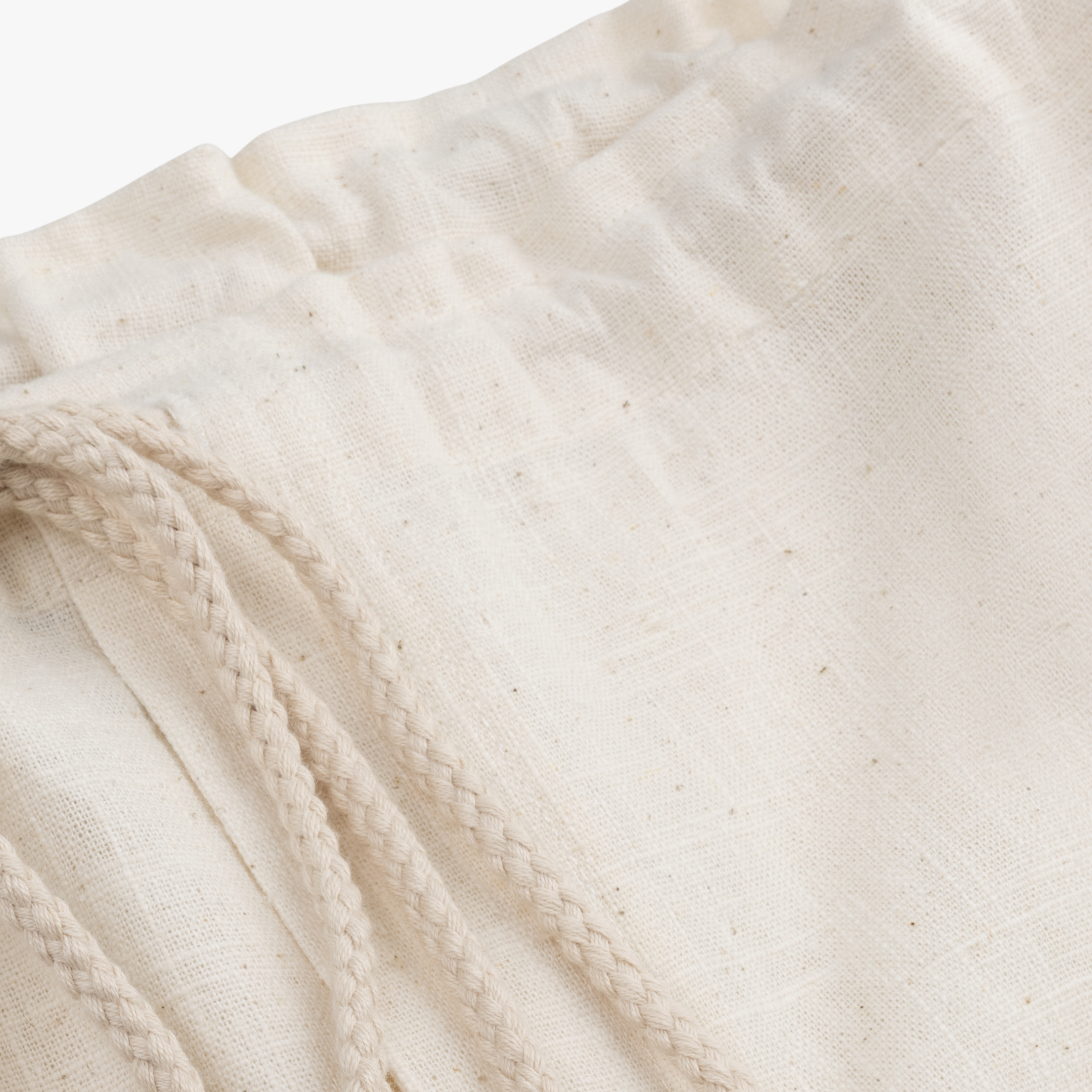 Organic linen short sleepwear detail 